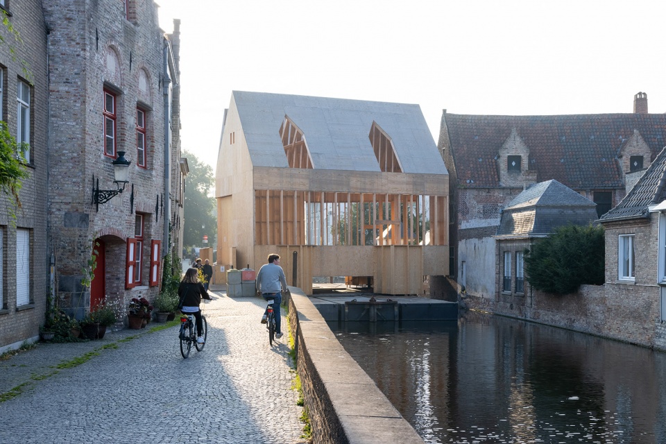 Brugge Diptych by Para Project