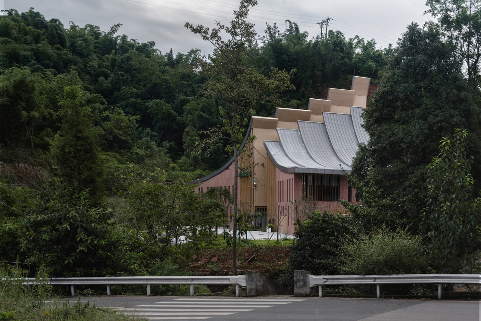 The Initial of the Blessing Laoe Shan Visitor Center by s cene Studio