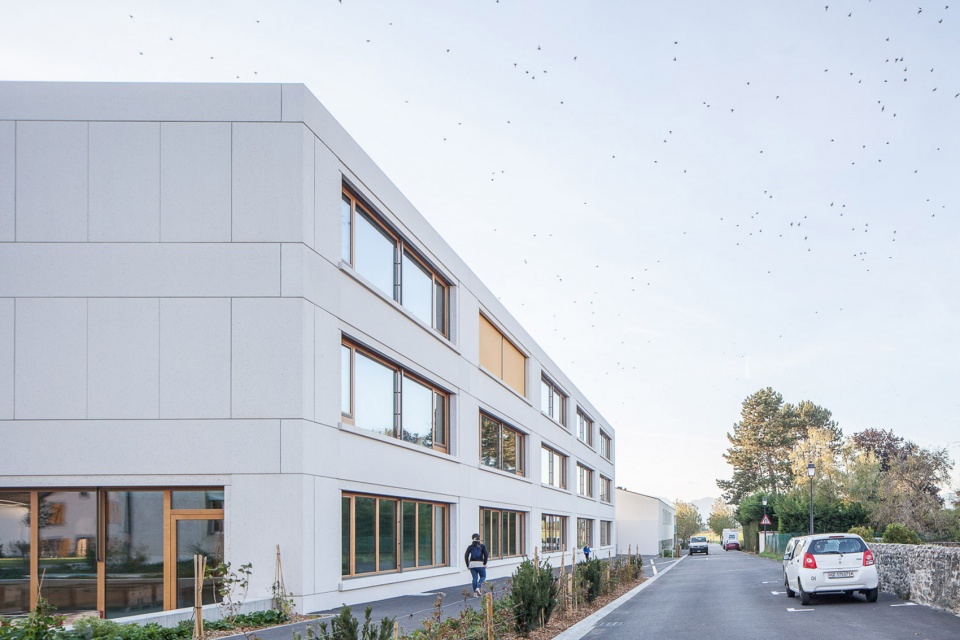 Urban innovation for new Meinier school by Mue Atelier d architecture