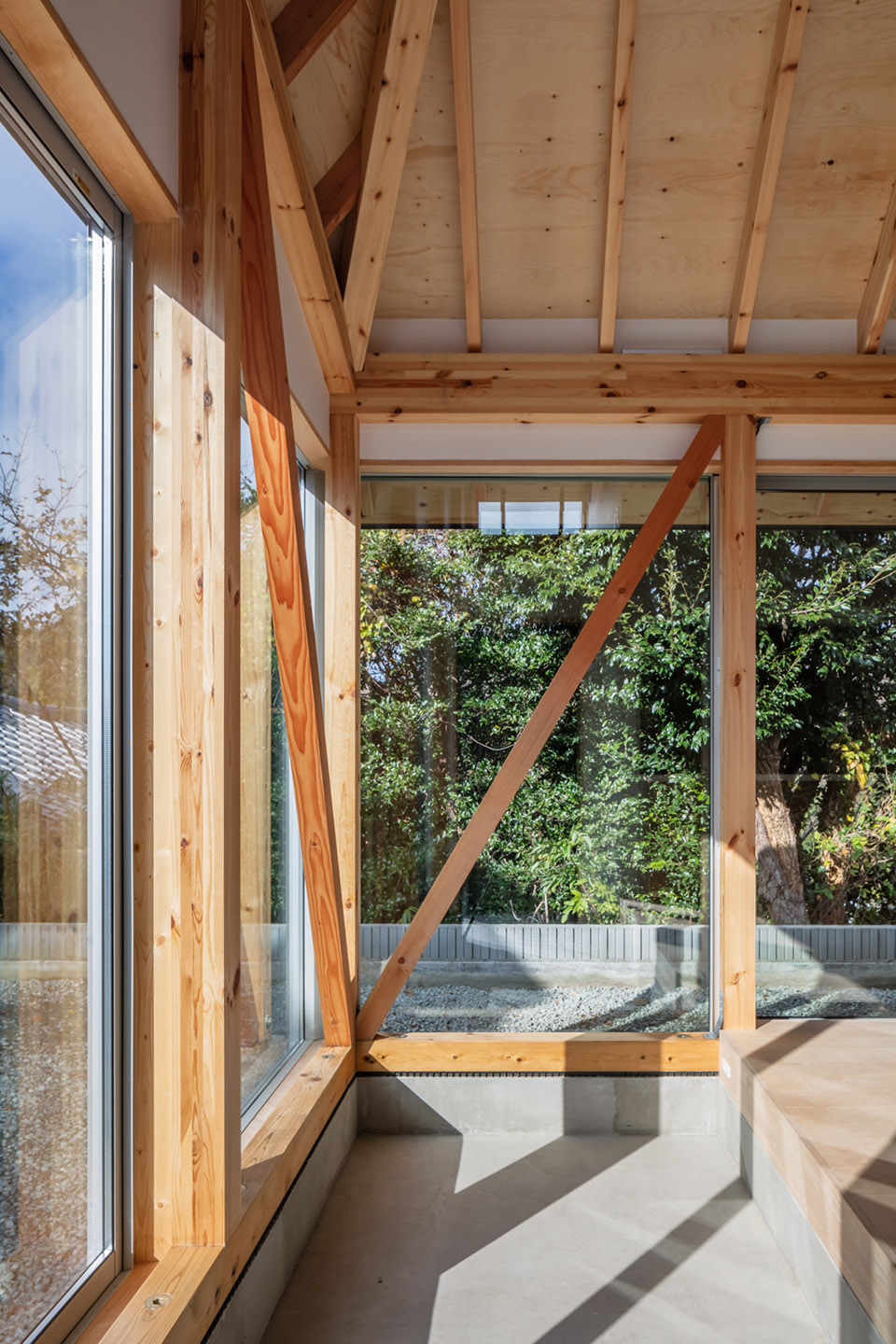 Kitakamakura house by TAKAHIRO ENDO