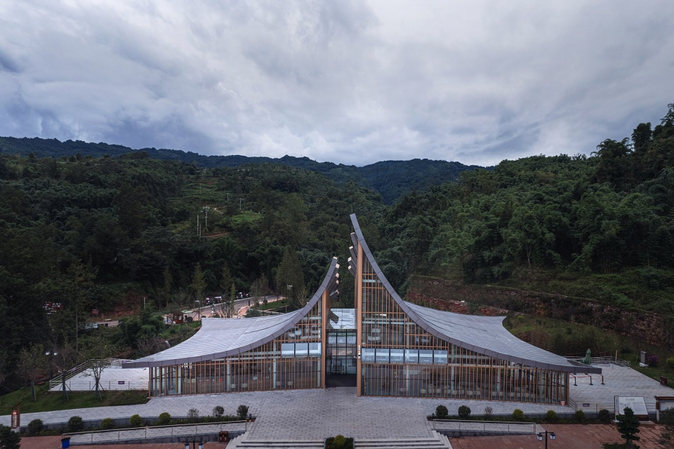 The Initial of the Blessing Laoe Shan Visitor Center by s cene Studio