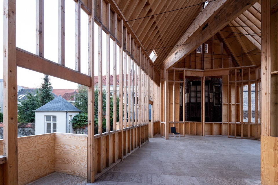 Brugge Diptych by Para Project