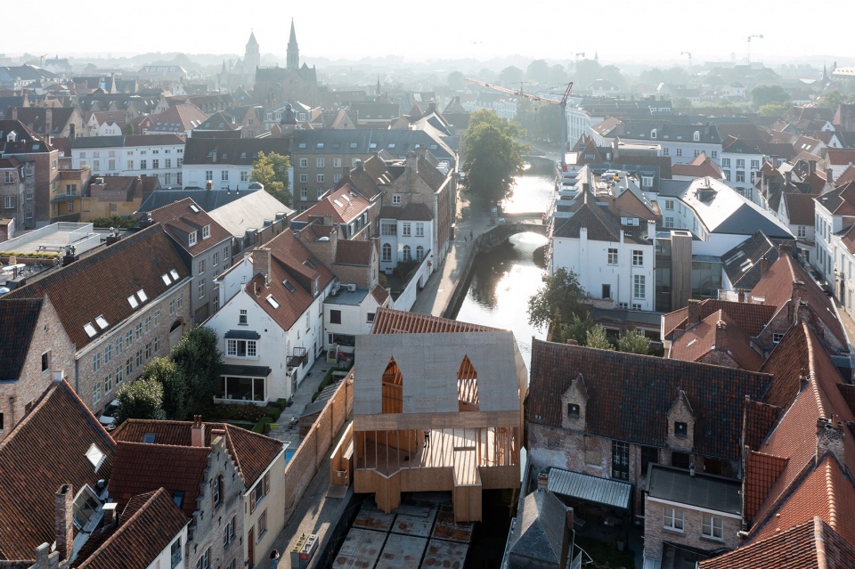 Brugge Diptych by Para Project