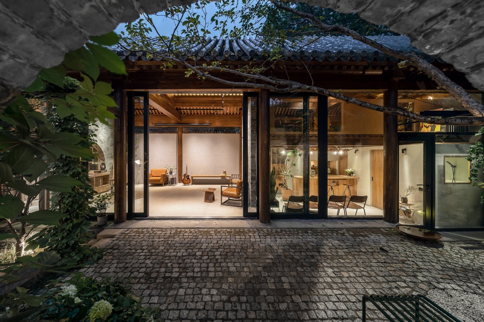 shiyuan by days in yard workshop