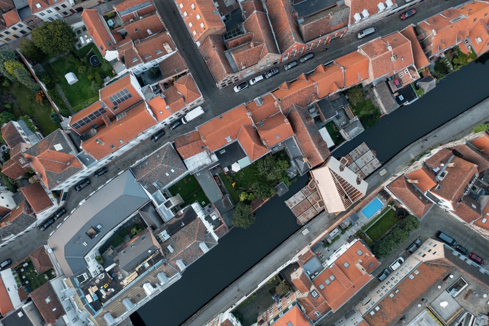 Brugge Diptych by Para Project