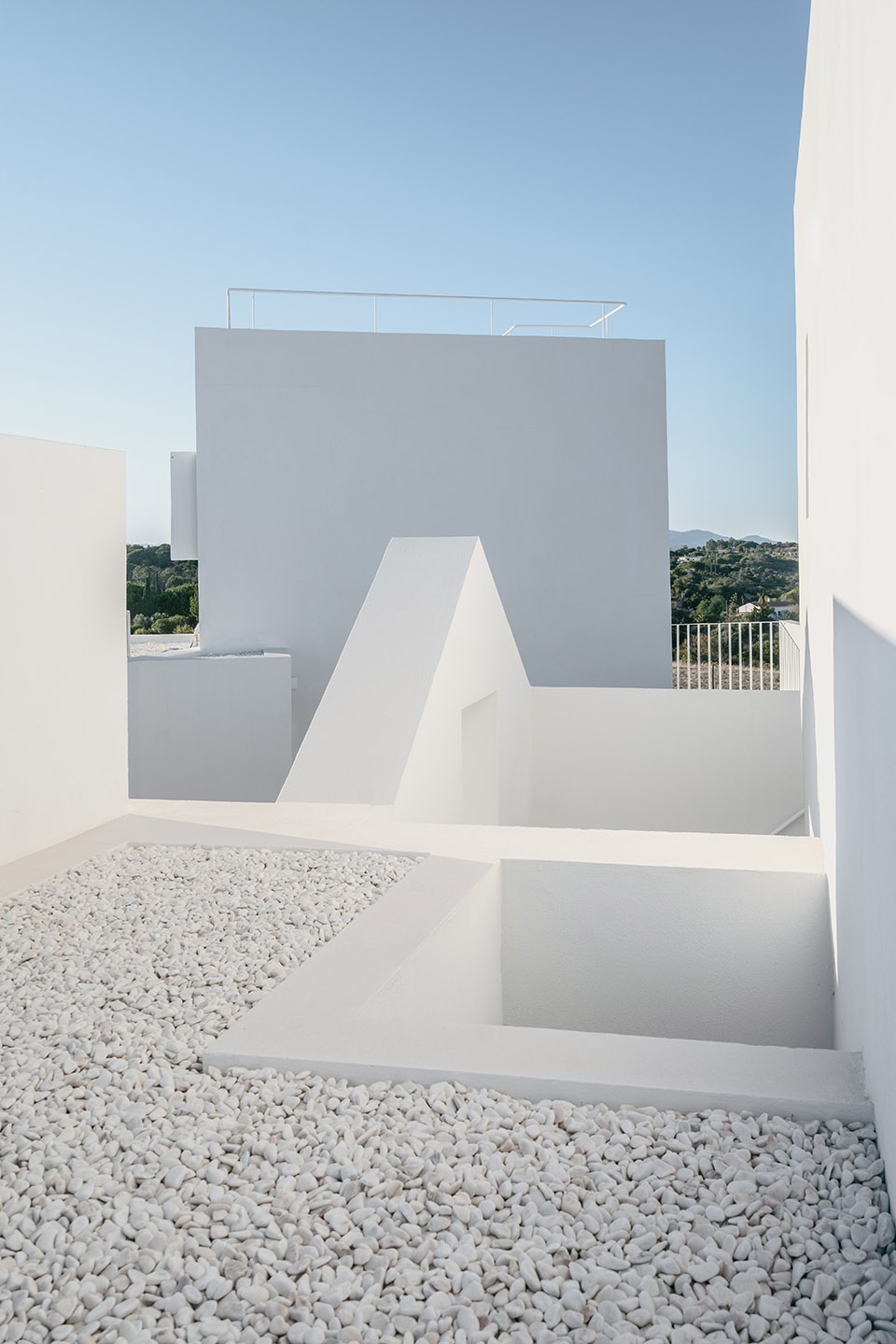 Casa Cabrita Moleiro by Atelier Data