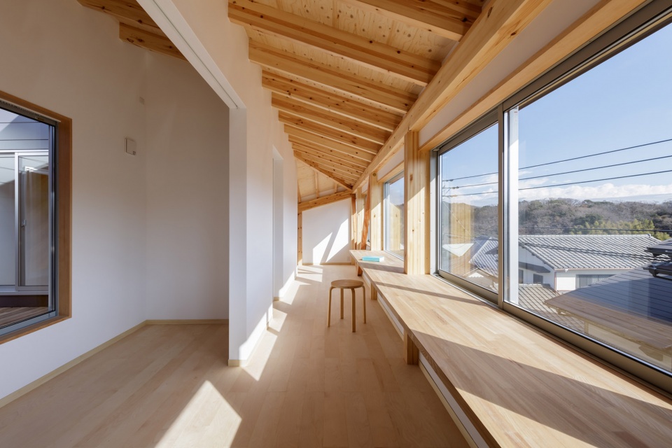 Kitakamakura house by TAKAHIRO ENDO