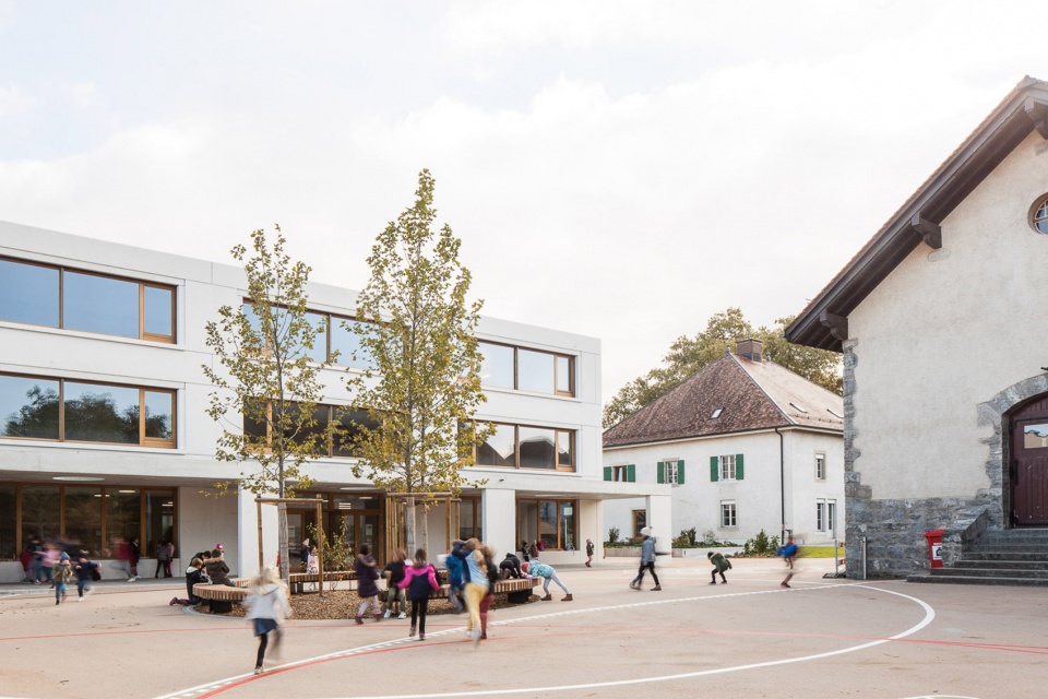 Urban innovation for new Meinier school by Mue Atelier d architecture