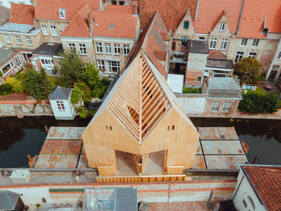Brugge Diptych by Para Project