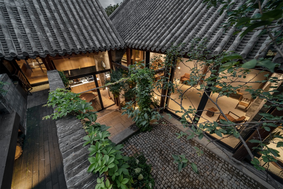 shiyuan by days in yard workshop