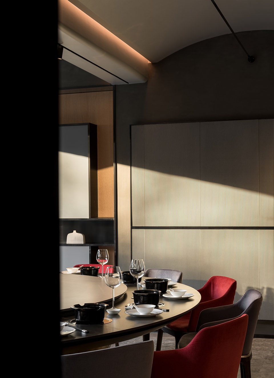 Mingyue Seafood Restaurant Zhejiang by Xiangdie Design