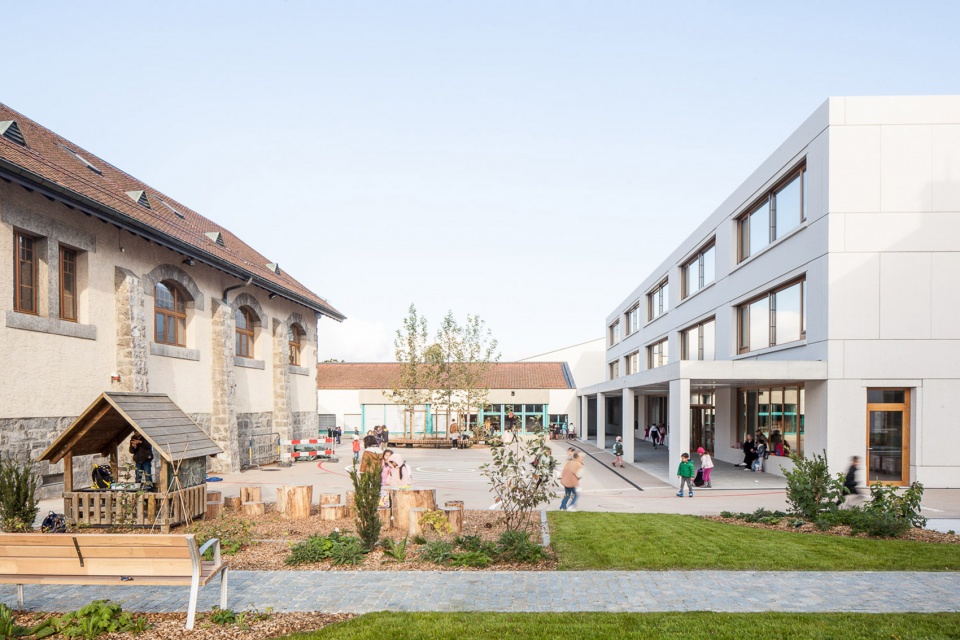Urban innovation for new Meinier school by Mue Atelier d architecture