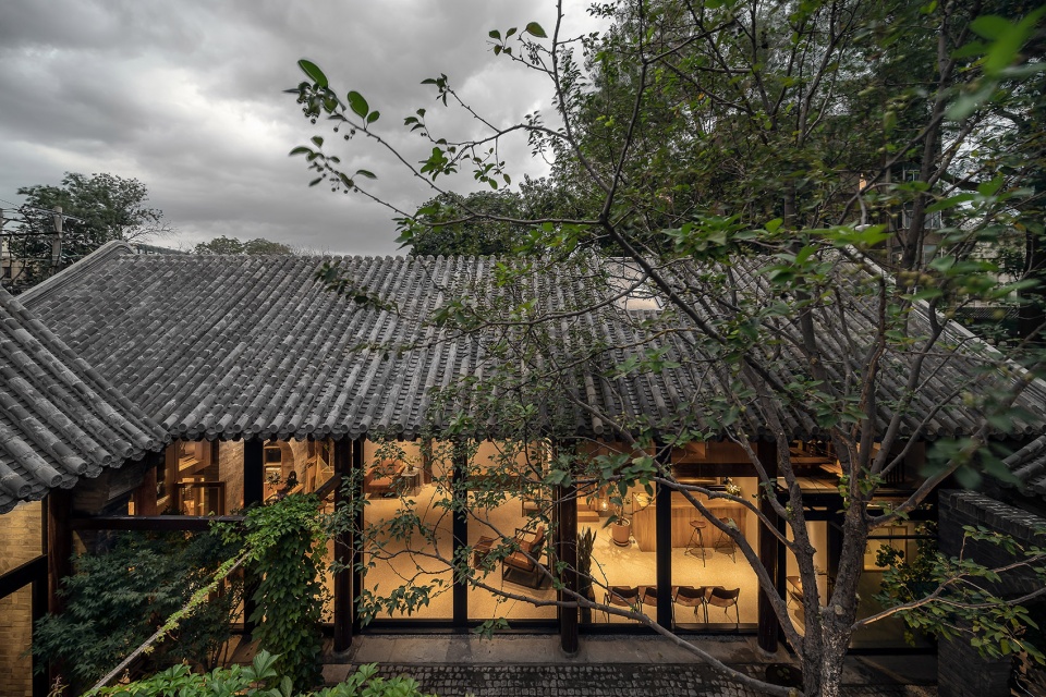 shiyuan by days in yard workshop