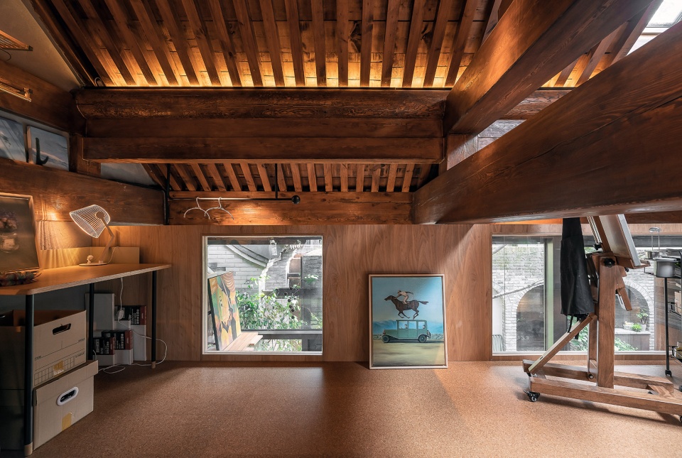 shiyuan by days in yard workshop
