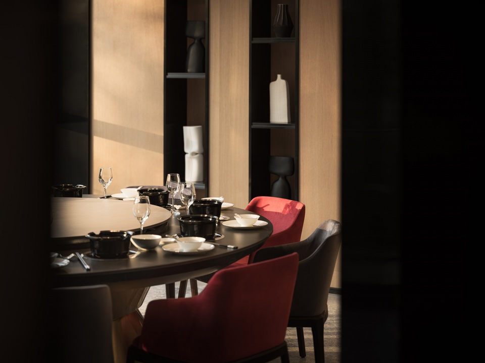 Mingyue Seafood Restaurant Zhejiang by Xiangdie Design