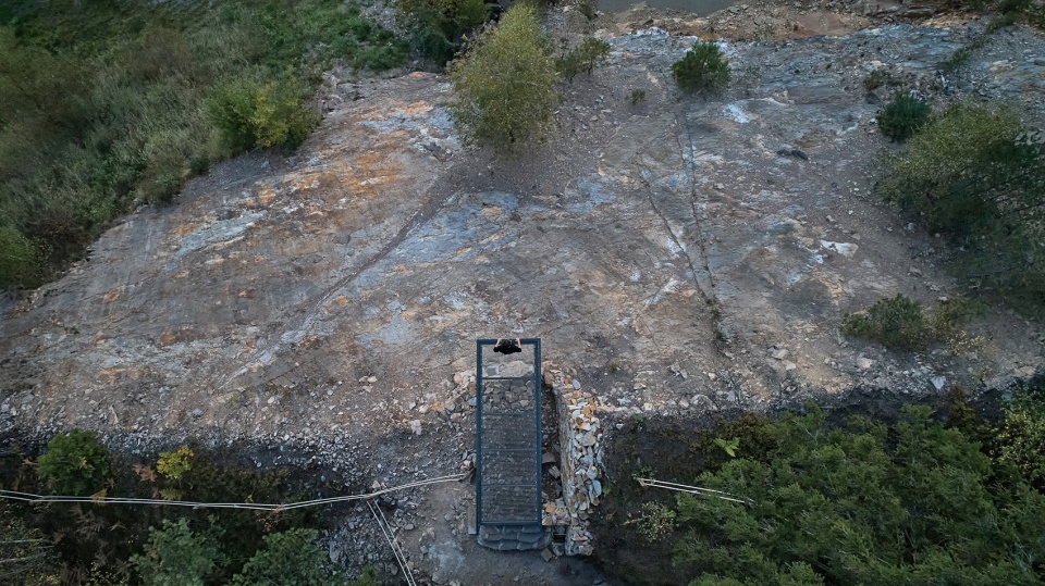 walk over the quarry by henkai architects