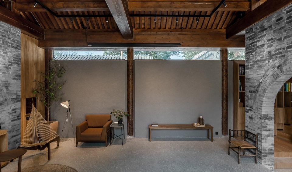 shiyuan by days in yard workshop