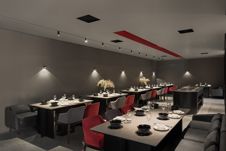 Mingyue Seafood Restaurant Zhejiang by Xiangdie Design