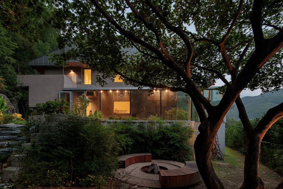 Villa Lento by 100A associates