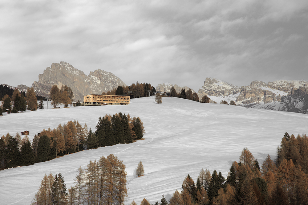 icaro hotel by modusarchitects