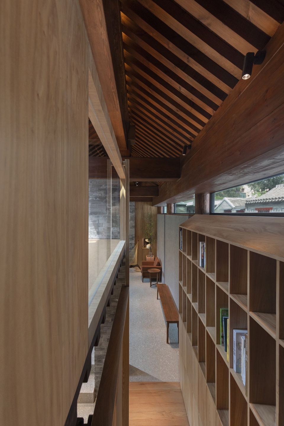 shiyuan by days in yard workshop