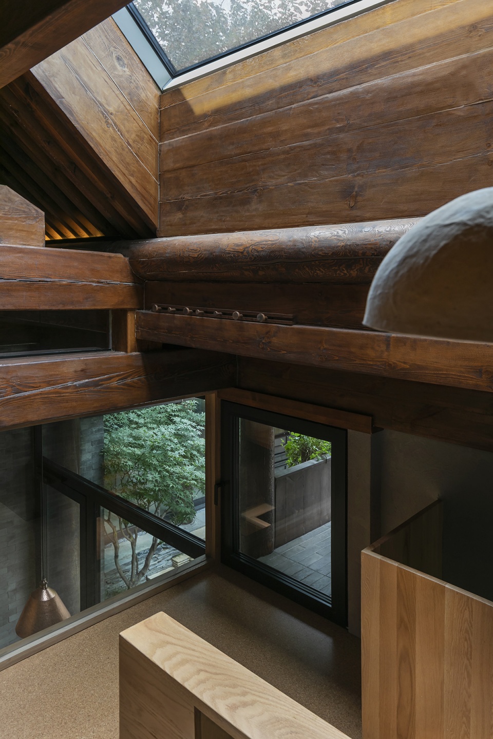 shiyuan by days in yard workshop