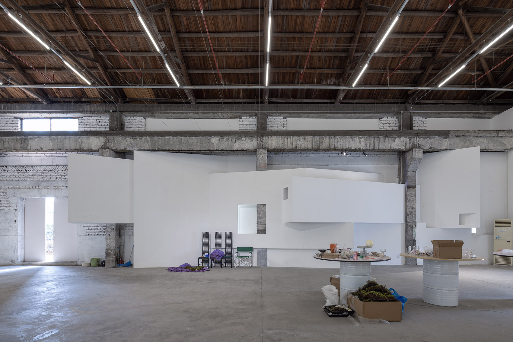 doozy access art gallery shanghai by far workshop