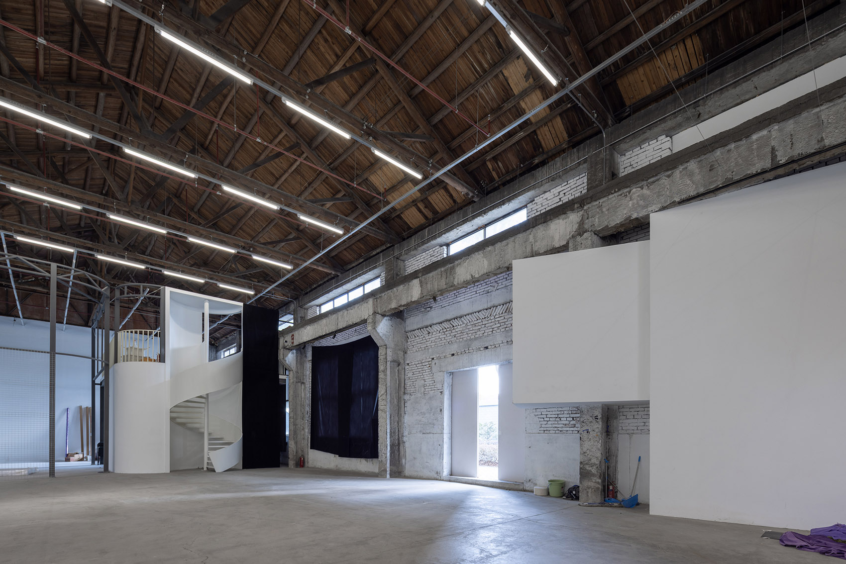 doozy access art gallery shanghai by far workshop