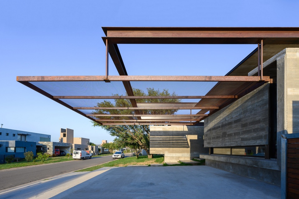 Raw Housing Iase Arquitectos