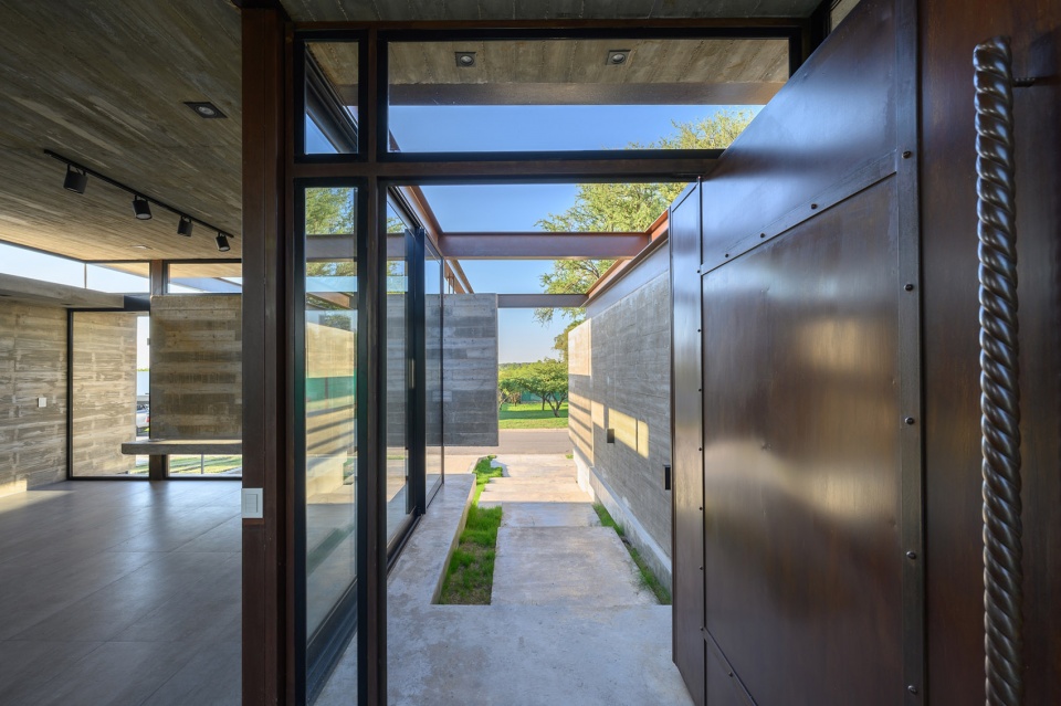 Raw Housing Iase Arquitectos