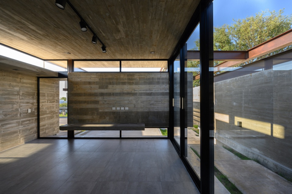 Raw Housing Iase Arquitectos