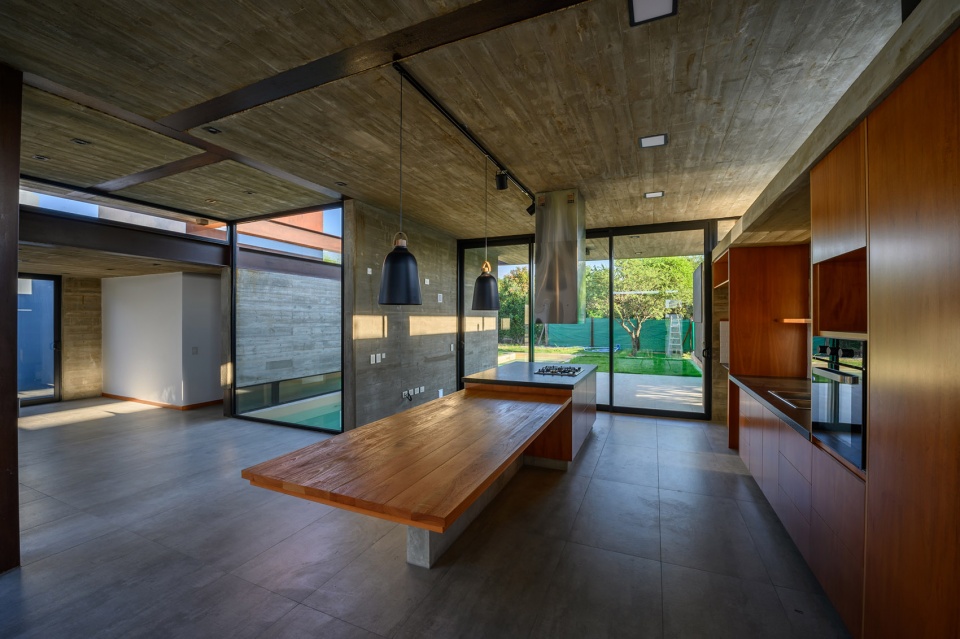 Raw Housing Iase Arquitectos