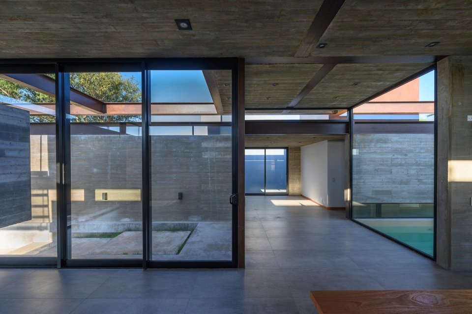 Raw Housing Iase Arquitectos