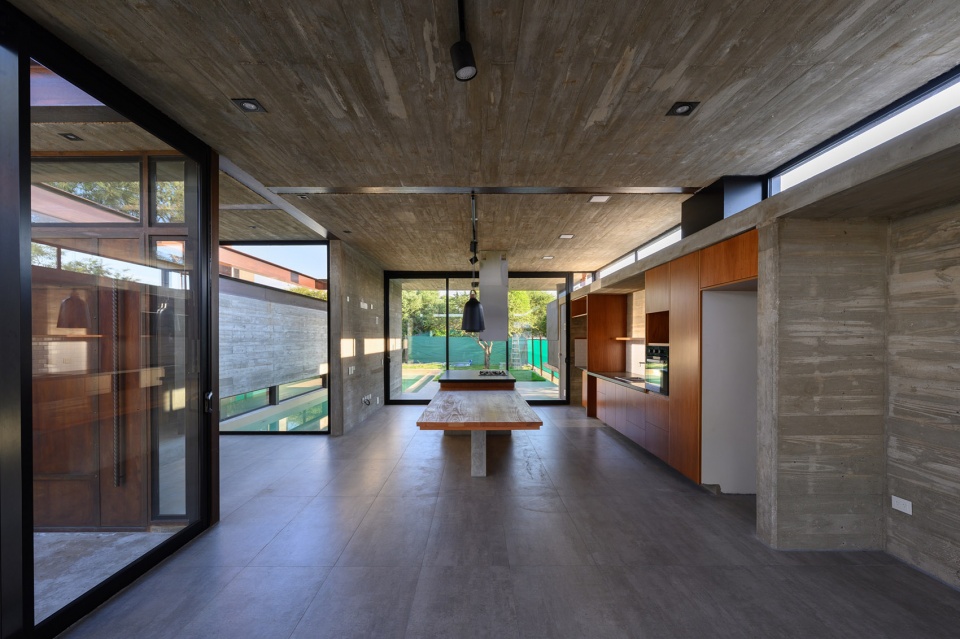 Raw Housing Iase Arquitectos