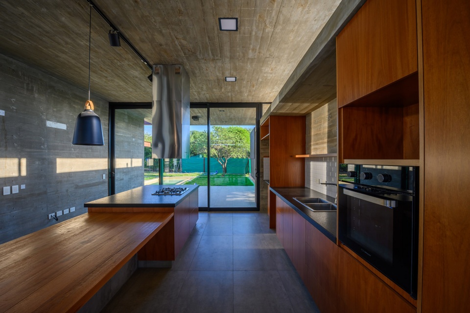 Raw Housing Iase Arquitectos