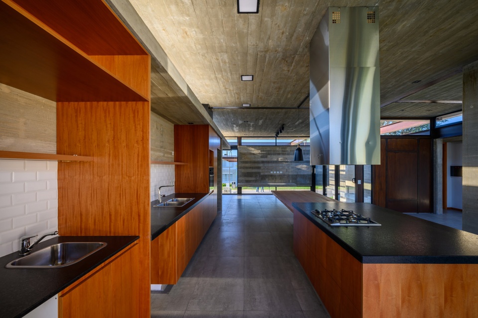 Raw Housing Iase Arquitectos
