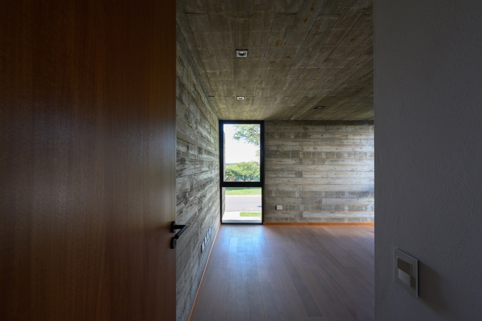 Raw Housing Iase Arquitectos