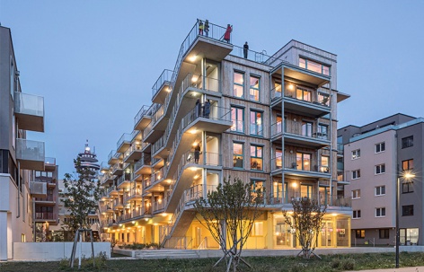 Gleis 21联合住宅，维也纳 / einszueins architektur