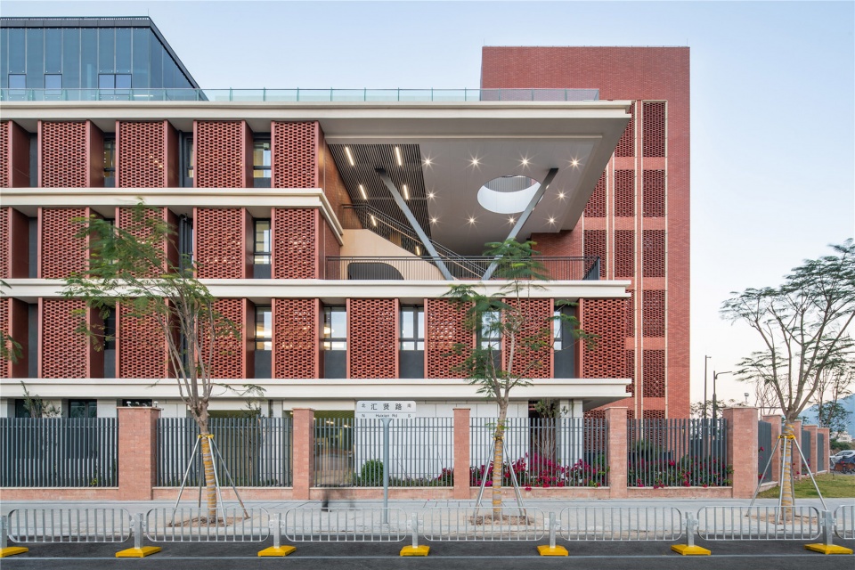 SMS Pingshan Innovation school China by CMAD Architects