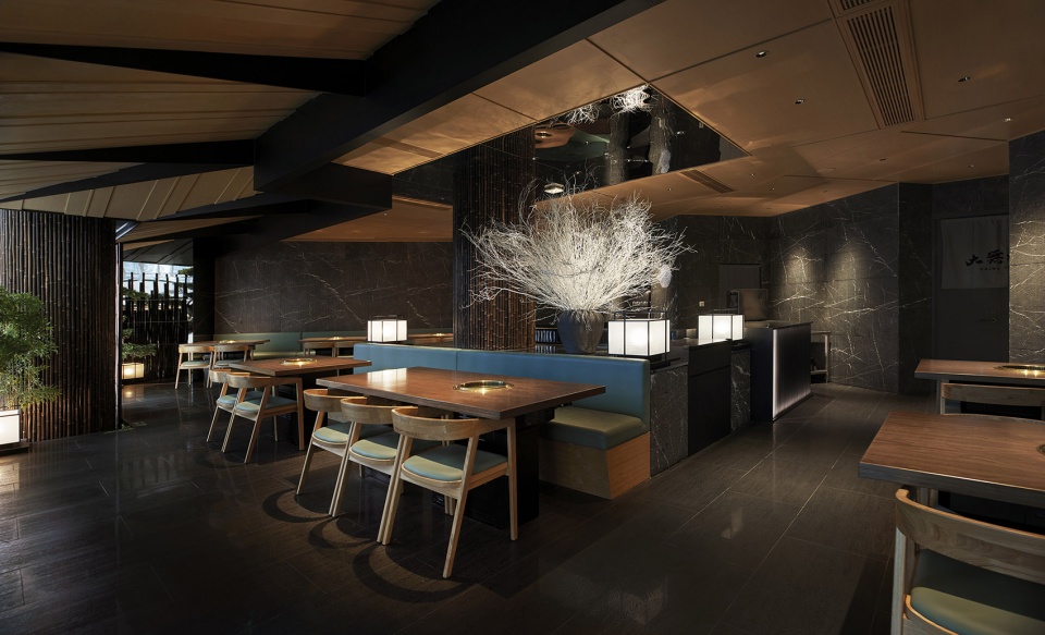 DAIMUYAKINIKU China by okamoto deguchi design