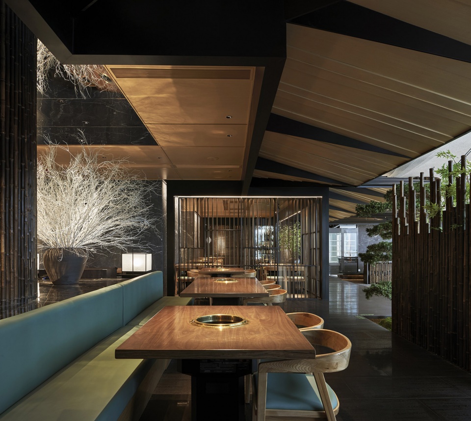 DAIMUYAKINIKU China by okamoto deguchi design