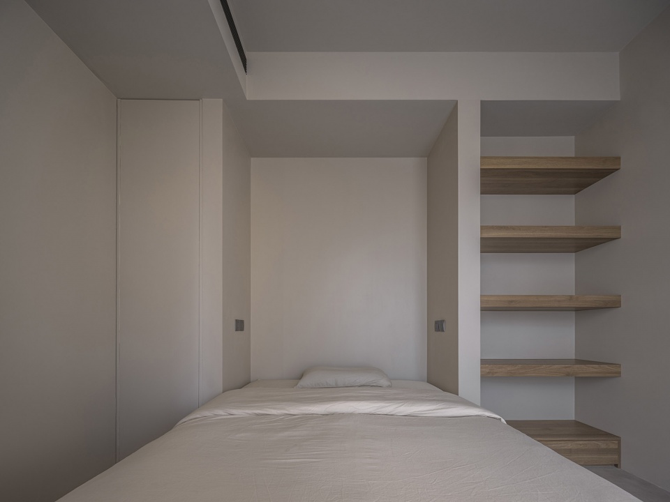 Chaoyang apartment China by Luo Xiuda