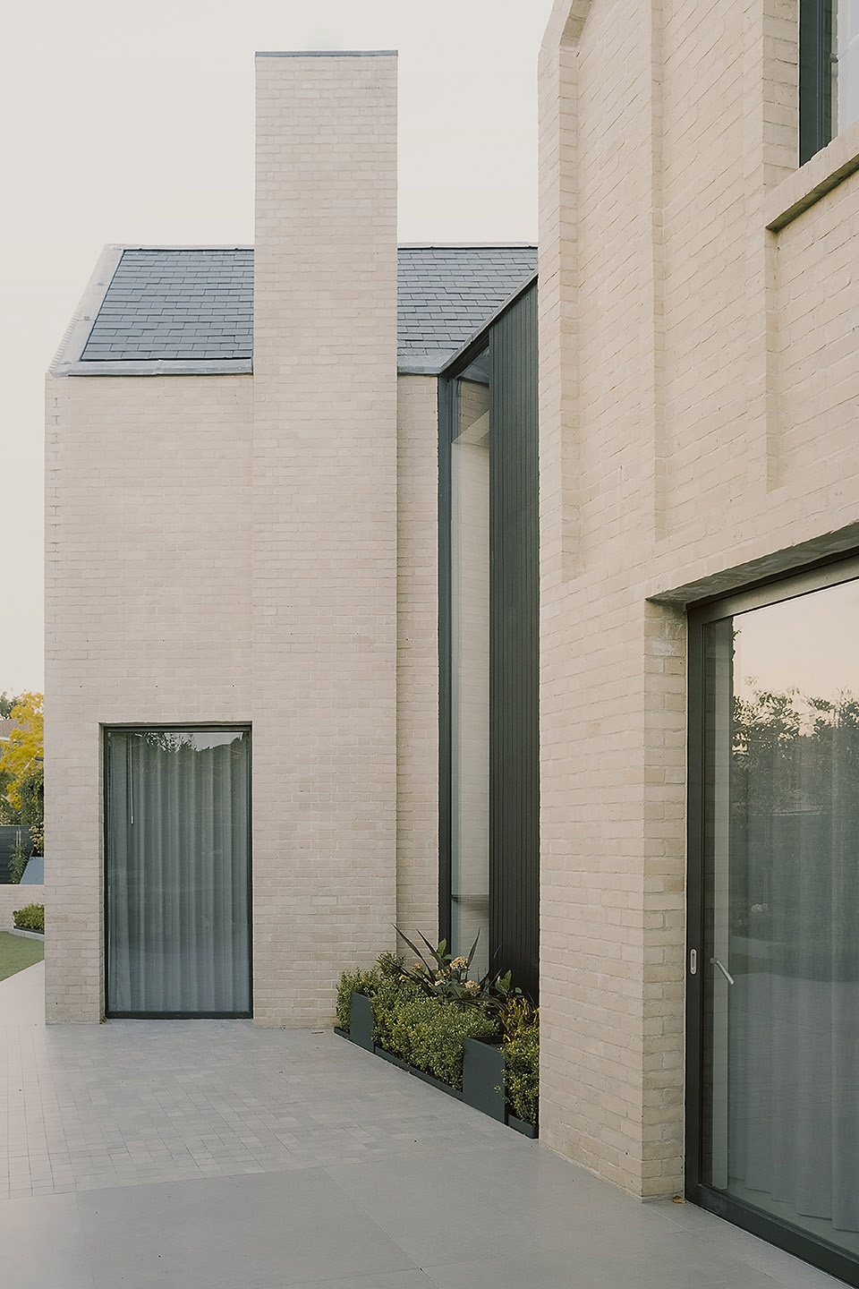 Claygate House by Alexander Martin Architects