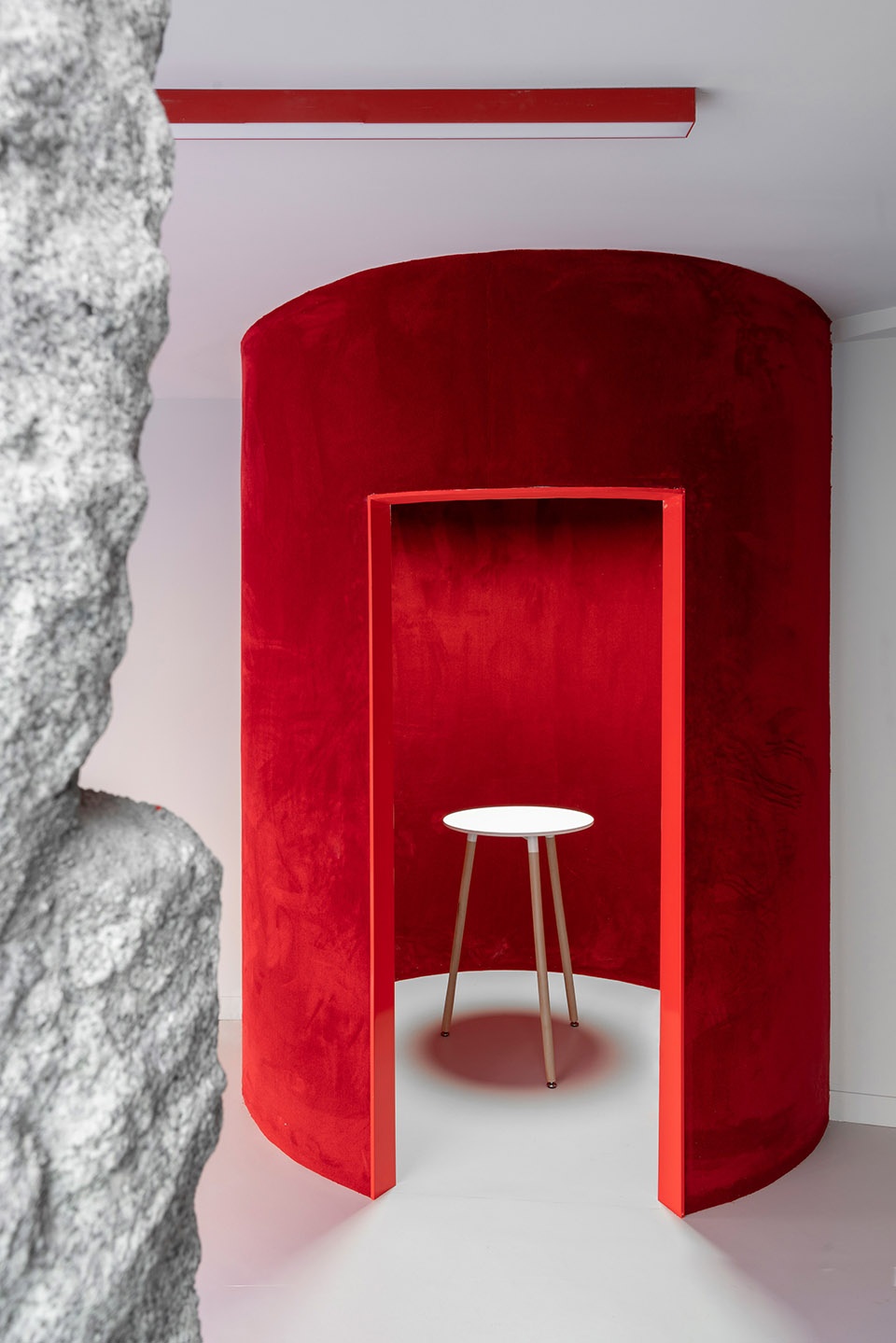 IMPRESS MADRID TEENS by Raul Sanchez Architects