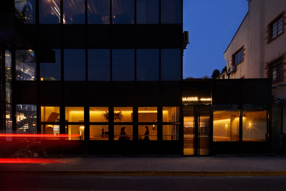 la cour cafe bar shanghai by all design studio