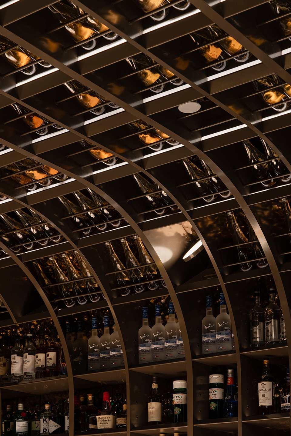 le coq wine bistro china by roomoo 1