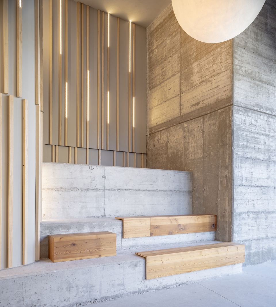 the house on stilts by studio architetti