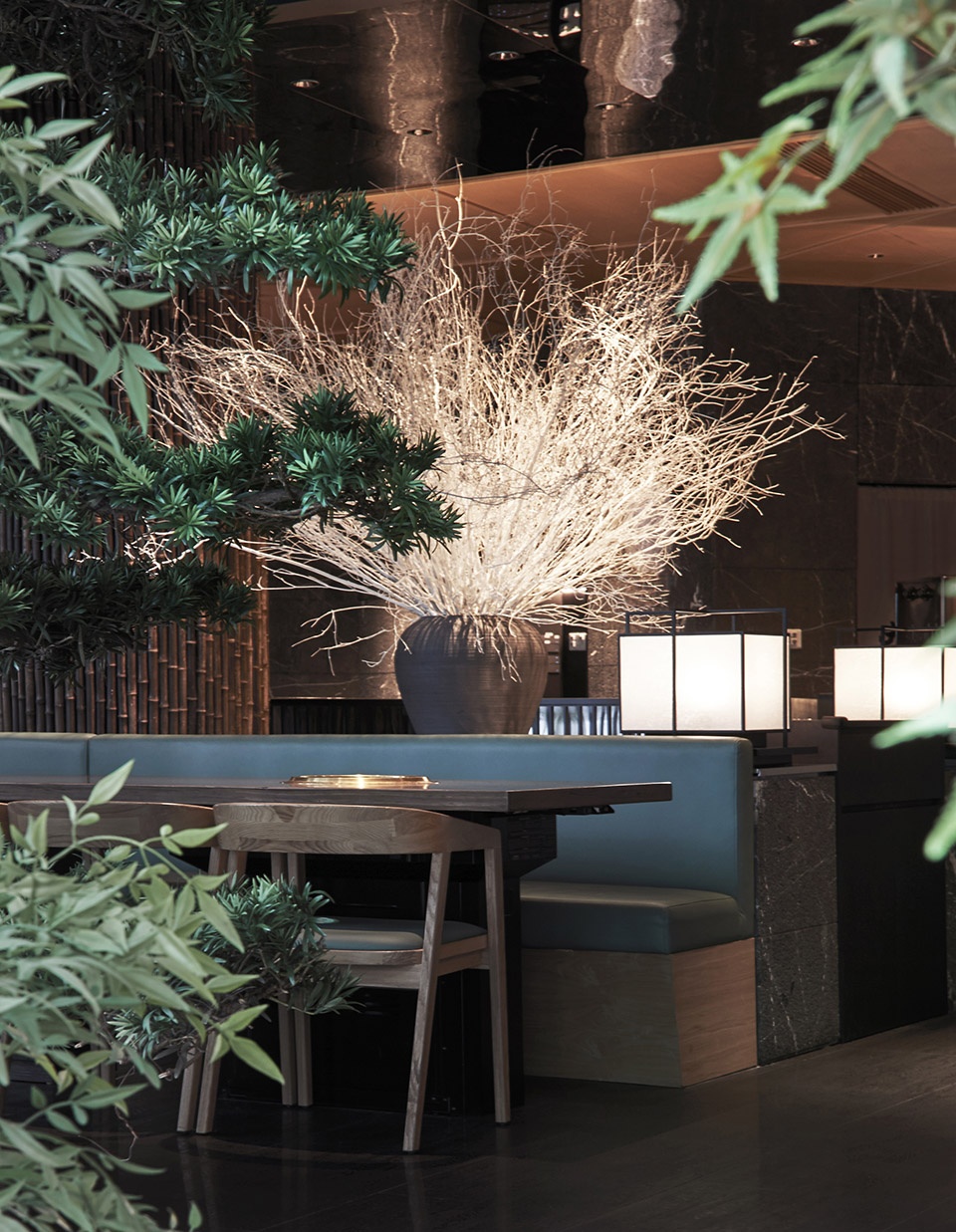 DAIMUYAKINIKU China by okamoto deguchi design