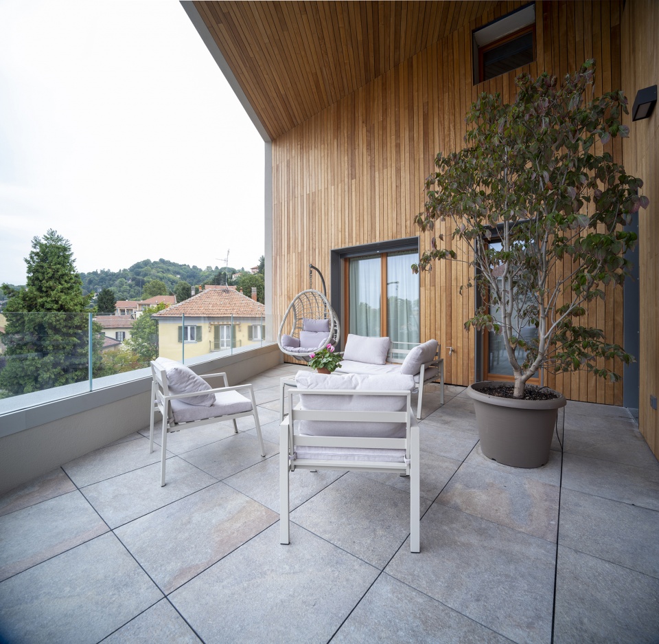 the house on stilts by studio architetti