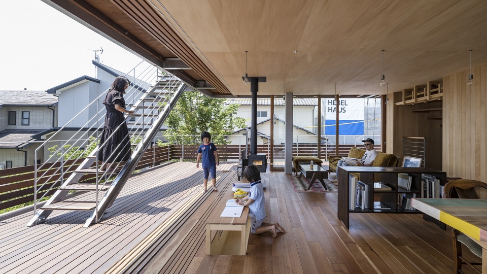 castle house by tezuka architects
